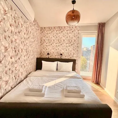 Elegant Retreat - Private Terrace And Parking Apartment Siófok